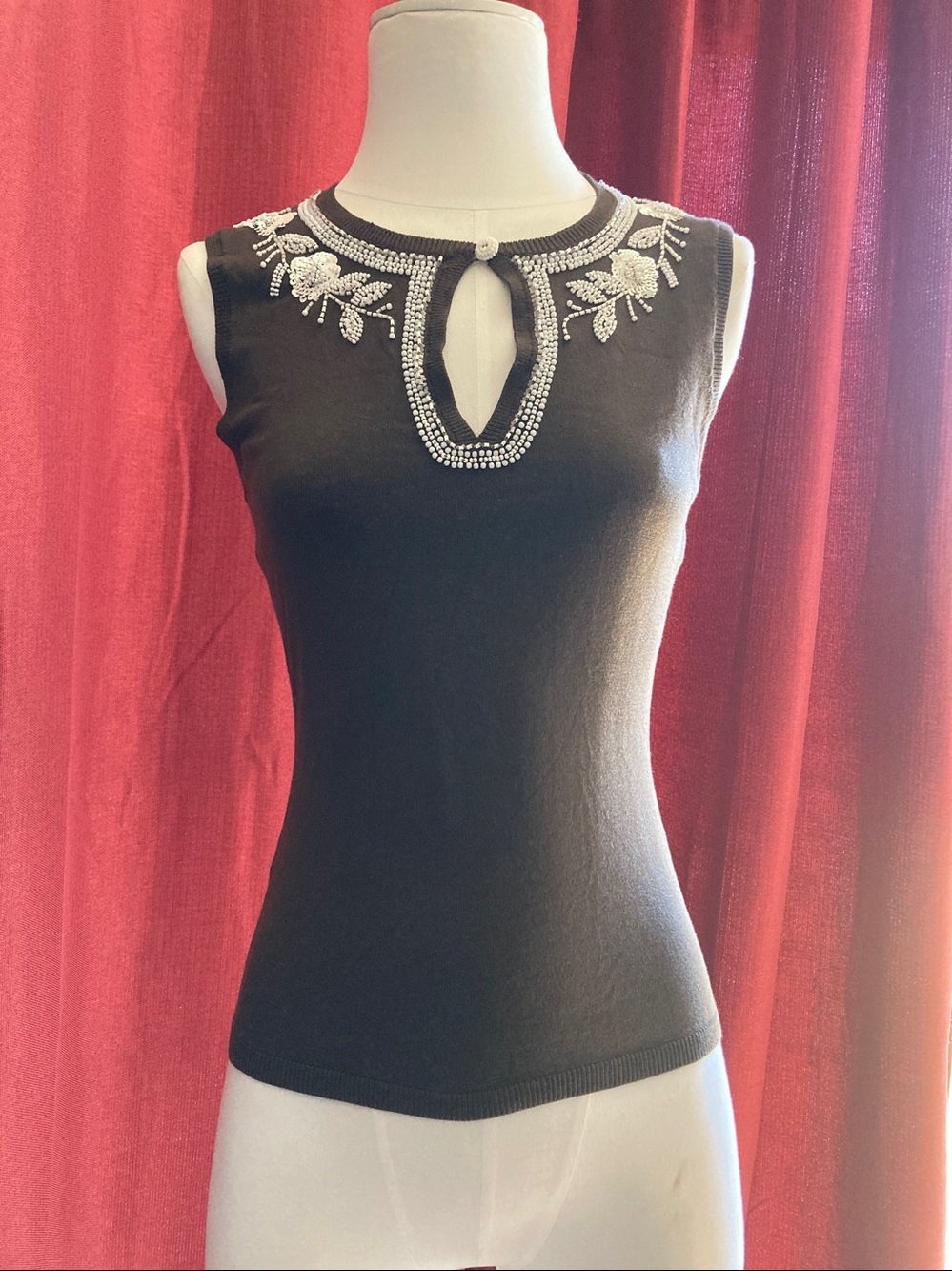 ANN TAYLOR exquisite beaded sleeveless sweater, NWT, MSRP $78, small.